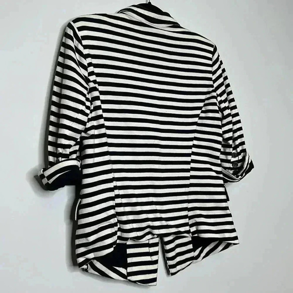 Monteau Black & White Stripped Blazer - Picture 5 of 6